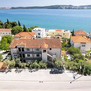 https://apartments-villa-ivanka.hotels-in-trogir.com