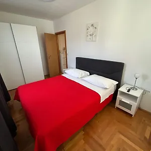 https://apartment-mary-trogir.hotels-in-trogir.com